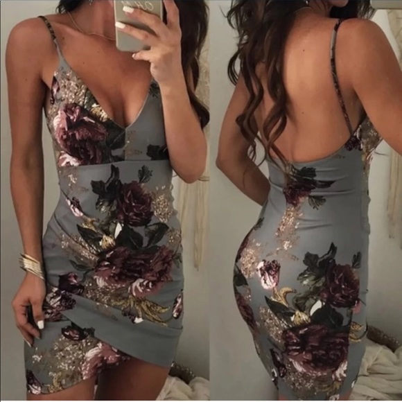Dresses & Skirts - Grey floral Mini Dress Small